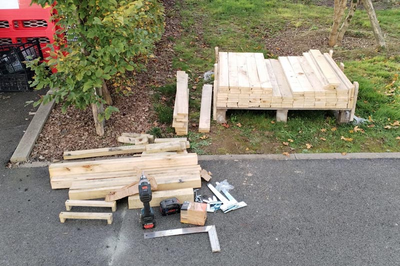 Photo d'un composteur en bois en kit