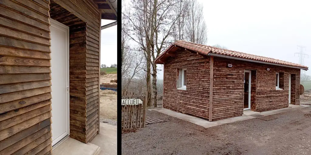 Photo d'un local professionnel habillé avec du clin en bois de châtaignier