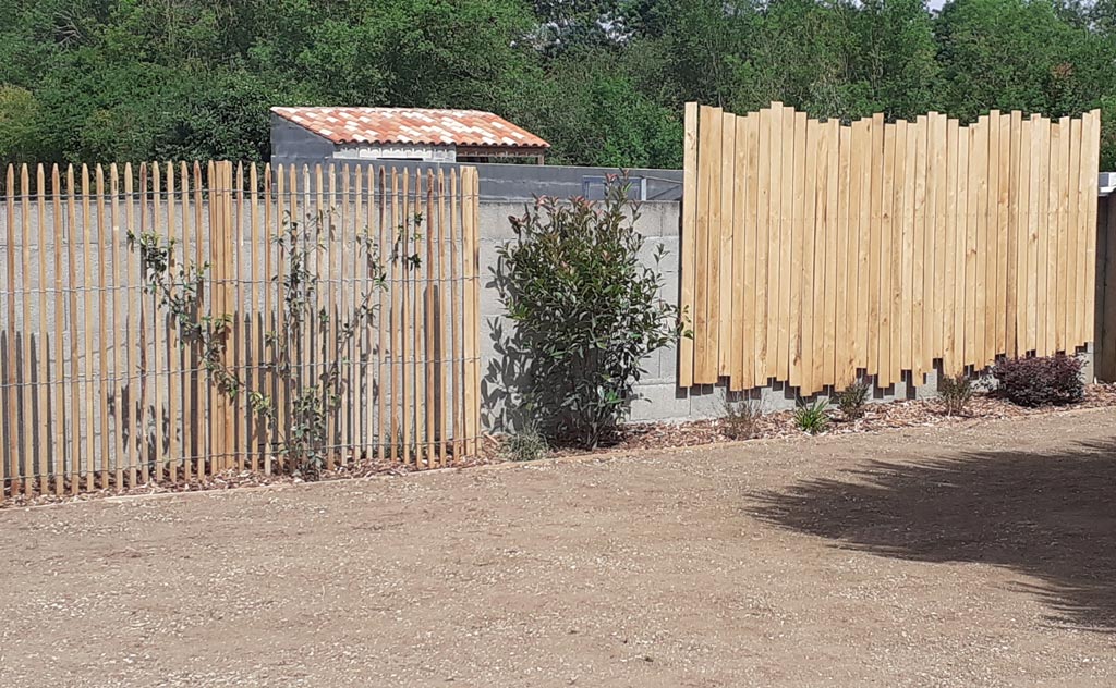 Support de plante extérieur en bois Support extérieur en ganivelle pour plante grimpante et planche de bois en camouflage d'un mur en parpaing